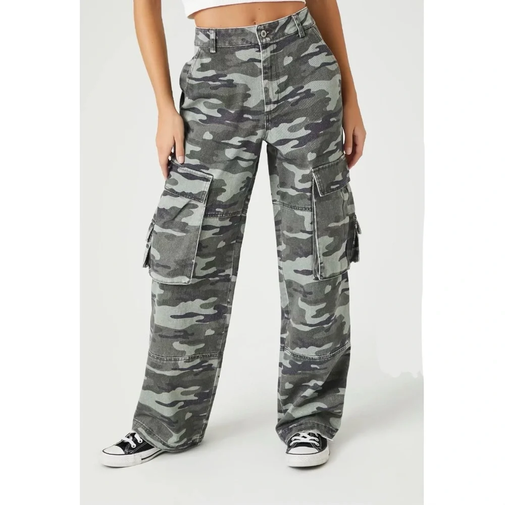 High-Rise Wide-Leg Cargo Jeans in Green Camo - Picture 1 of 14